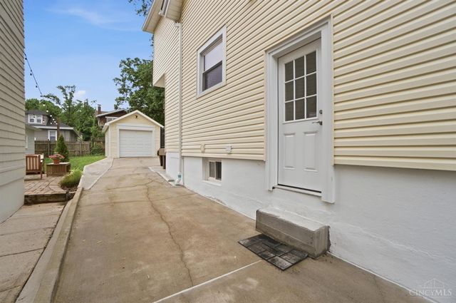3783 Aylesboro Avenue, Cincinnati, OH 45208
