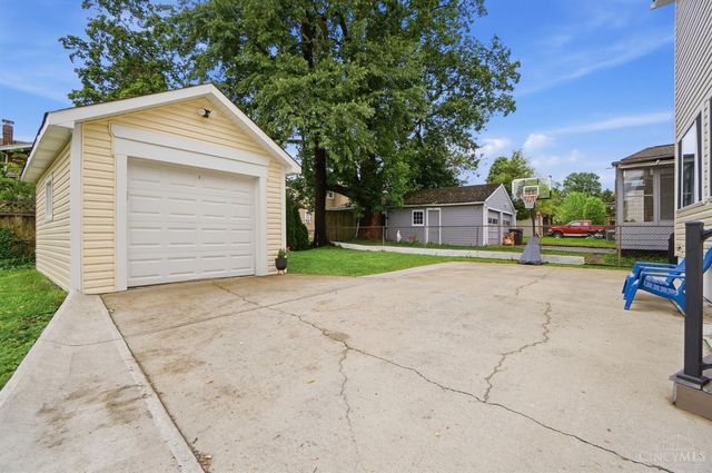 3783 Aylesboro Avenue, Cincinnati, OH 45208