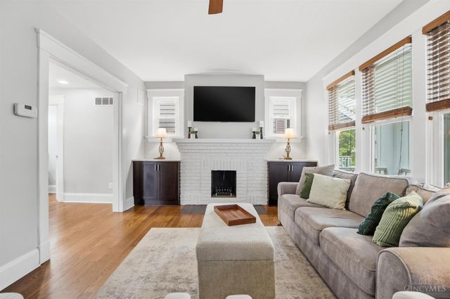 3783 Aylesboro Avenue, Cincinnati, OH 45208