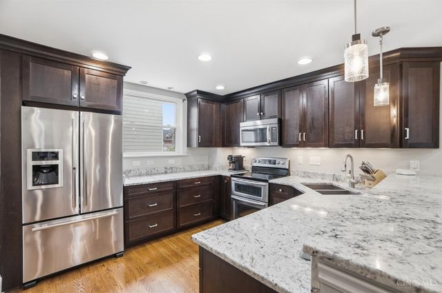 3783 Aylesboro Avenue, Cincinnati, OH 45208
