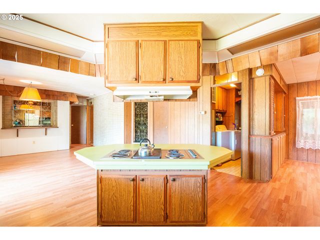 17079 MOUNTAIN Dr, Brookings, OR 97415