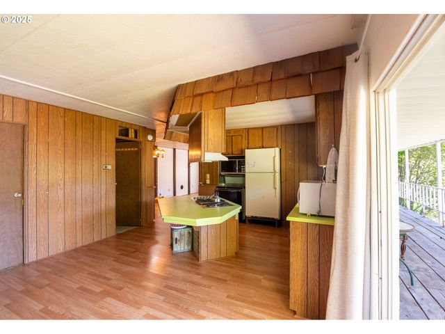 17079 MOUNTAIN Dr, Brookings, OR 97415
