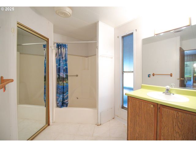 17079 MOUNTAIN Dr, Brookings, OR 97415
