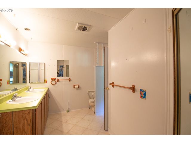17079 MOUNTAIN Dr, Brookings, OR 97415