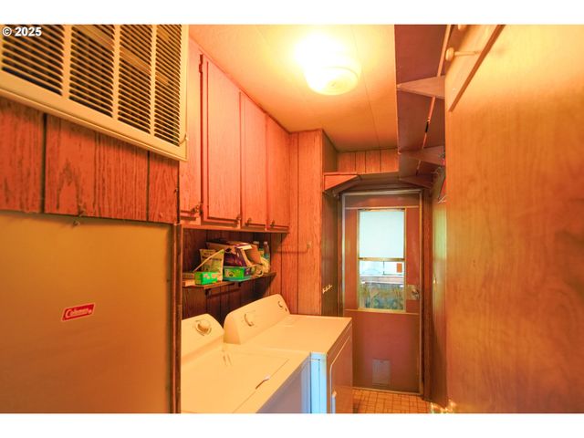 17079 MOUNTAIN Dr, Brookings, OR 97415