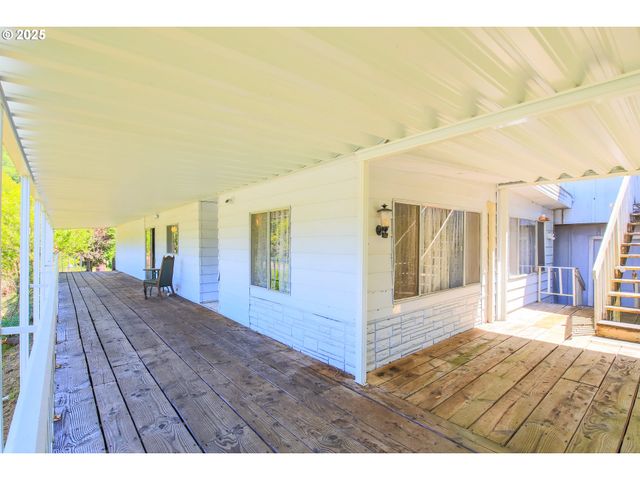 17079 MOUNTAIN Dr, Brookings, OR 97415