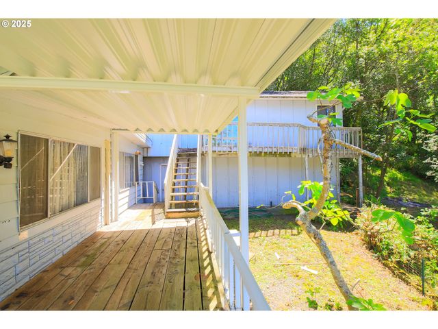 17079 MOUNTAIN Dr, Brookings, OR 97415