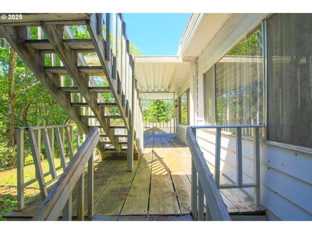 17079 MOUNTAIN Dr, Brookings, OR 97415