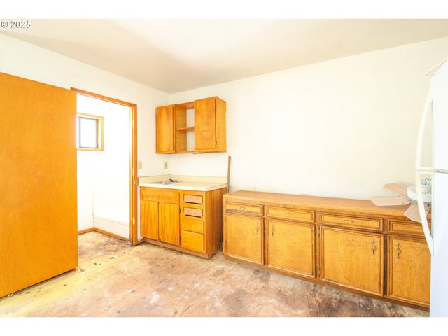 17079 MOUNTAIN Dr, Brookings, OR 97415