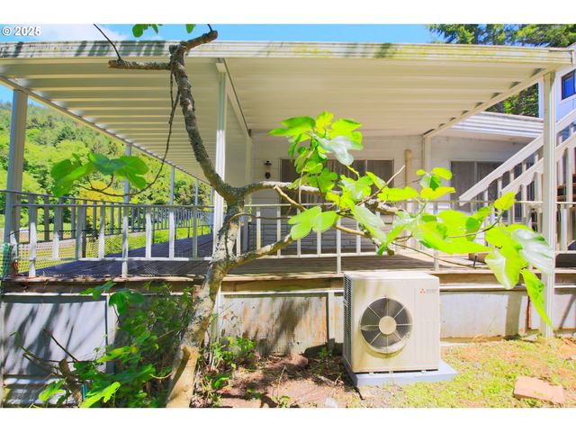 17079 MOUNTAIN Dr, Brookings, OR 97415