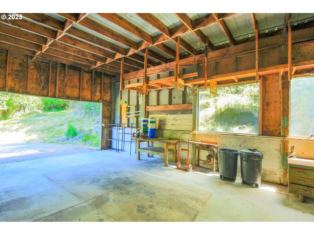 17079 MOUNTAIN Dr, Brookings, OR 97415
