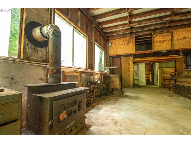 17079 MOUNTAIN Dr, Brookings, OR 97415