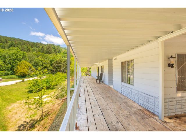 17079 MOUNTAIN Dr, Brookings, OR 97415