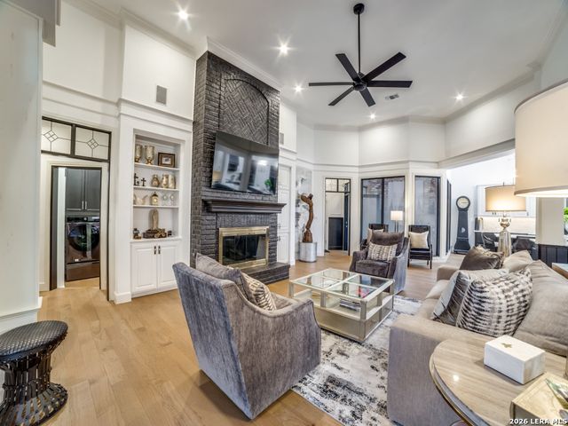 4 Hendon Ln, San Antonio, TX 78257