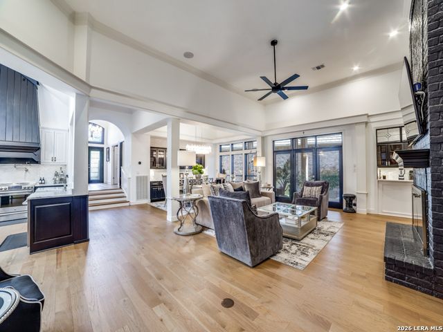 4 Hendon Ln, San Antonio, TX 78257