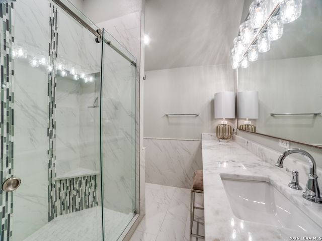 4 Hendon Ln, San Antonio, TX 78257