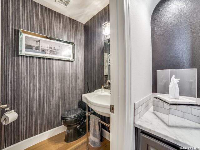 4 Hendon Ln, San Antonio, TX 78257