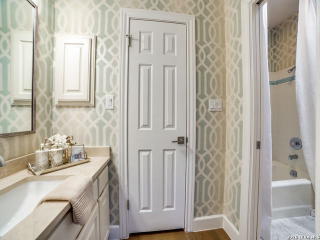 4 Hendon Ln, San Antonio, TX 78257