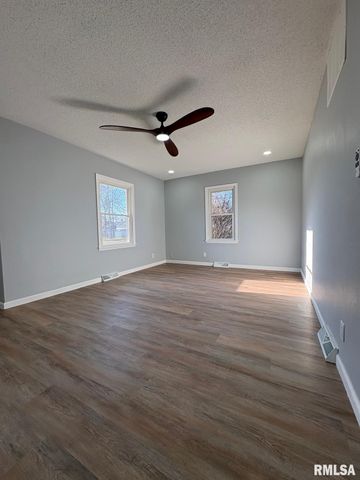 3100 S 5TH Street, Springfield, IL 62703