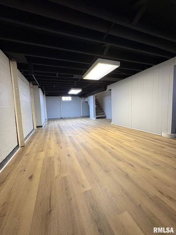 3100 S 5TH Street, Springfield, IL 62703