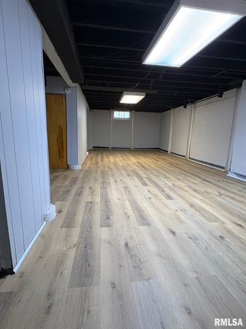 3100 S 5TH Street, Springfield, IL 62703