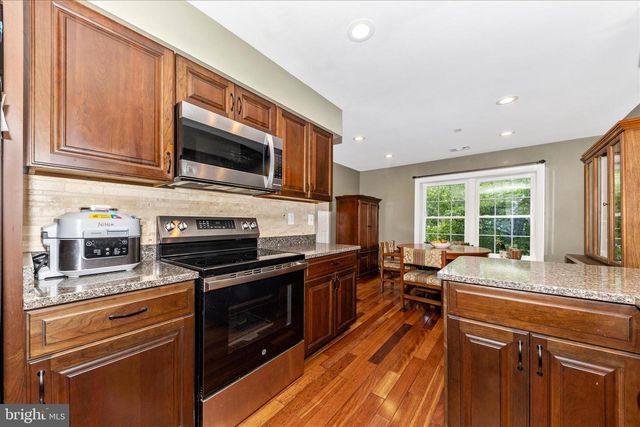 1703 LOGMILL LN, Gaithersburg, MD 20879