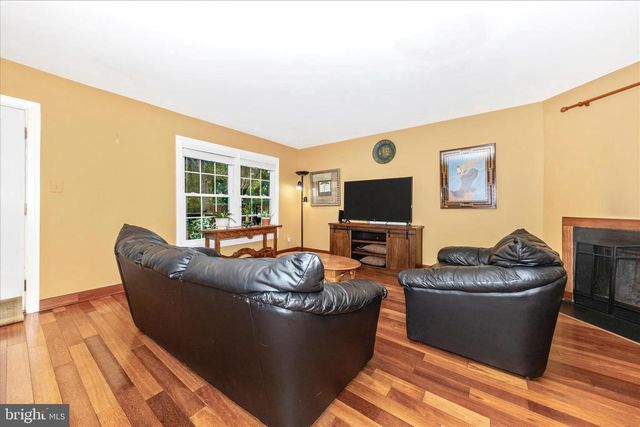 1703 LOGMILL LN, Gaithersburg, MD 20879