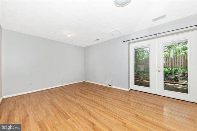 1703 LOGMILL LN, Gaithersburg, MD 20879