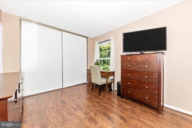 1703 LOGMILL LN, Gaithersburg, MD 20879