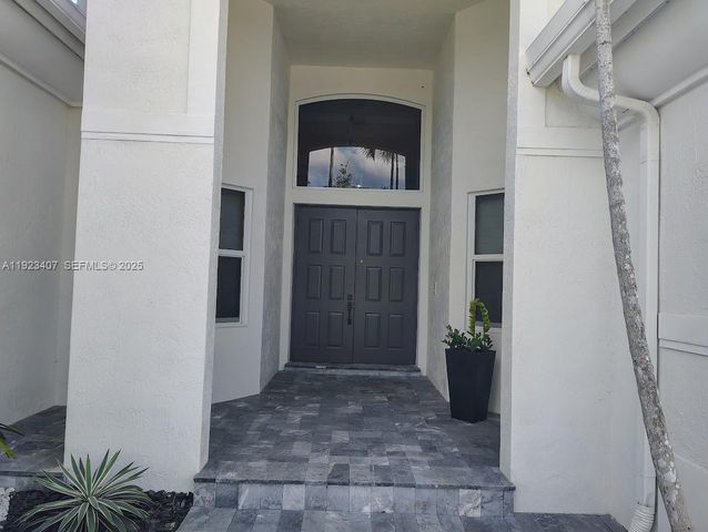 15802 SW 15th St, Weston, FL 33326