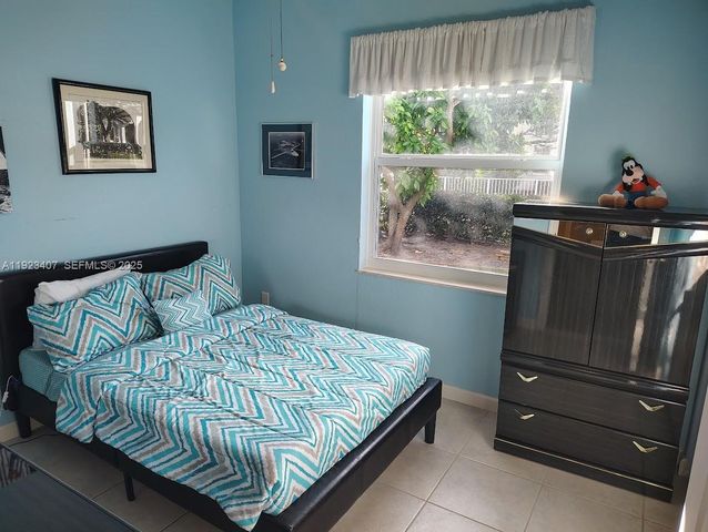 15802 SW 15th St, Weston, FL 33326