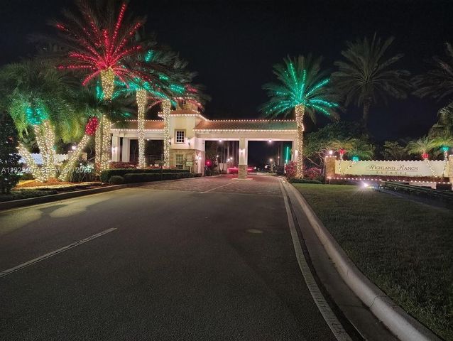 15802 SW 15th St, Weston, FL 33326