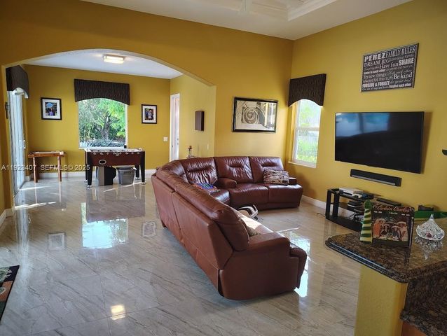 15802 SW 15th St, Weston, FL 33326