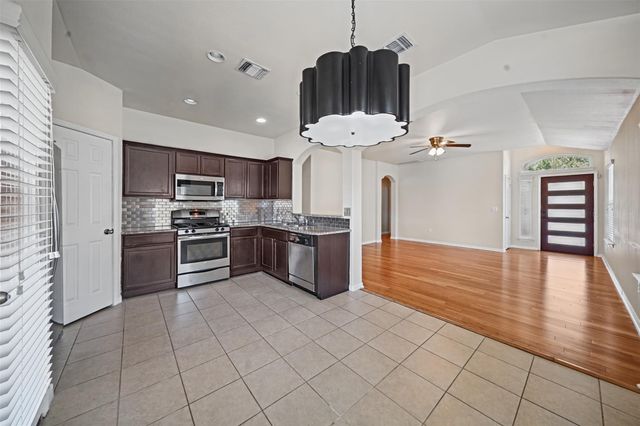 113 Wallops, Kyle, TX 78640