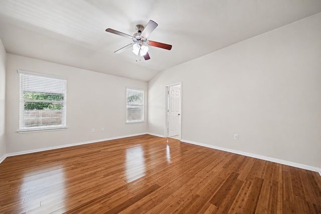 113 Wallops, Kyle, TX 78640