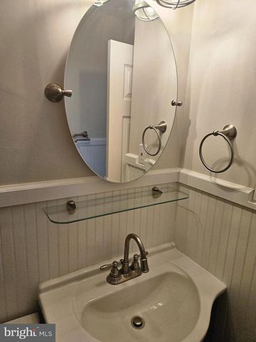 352 W WALNUT ST, Pottstown, PA 19464