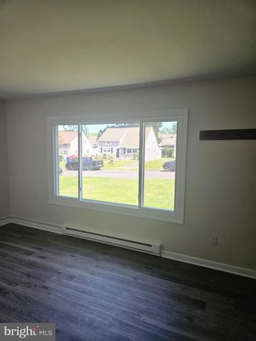 352 W WALNUT ST, Pottstown, PA 19464