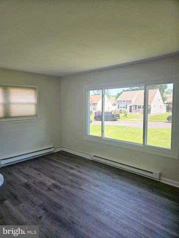 352 W WALNUT ST, Pottstown, PA 19464