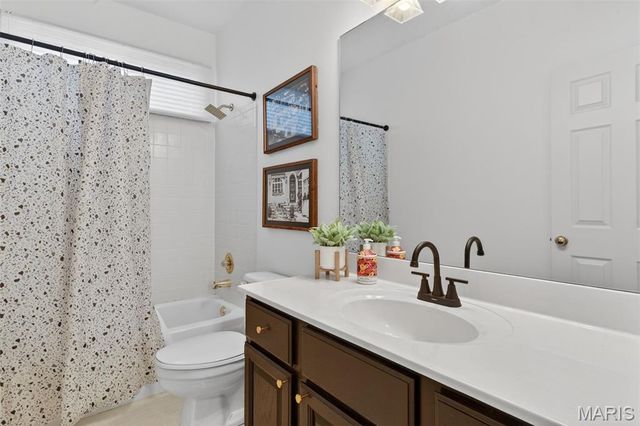 58 Lansdowne Court, St Charles, MO 63303