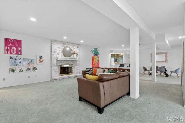 58 Lansdowne Court, St Charles, MO 63303