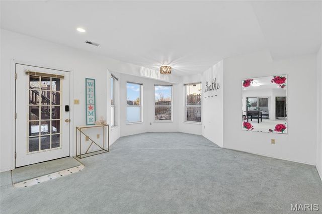 58 Lansdowne Court, St Charles, MO 63303