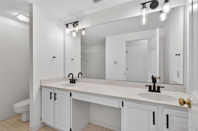 58 Lansdowne Court, St Charles, MO 63303