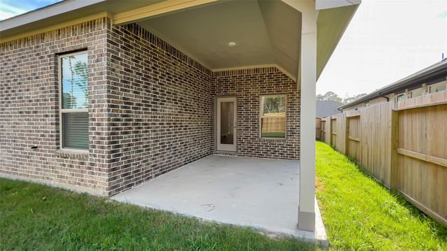 21735 N Enchanted Rock Dr, Porter, TX 77365