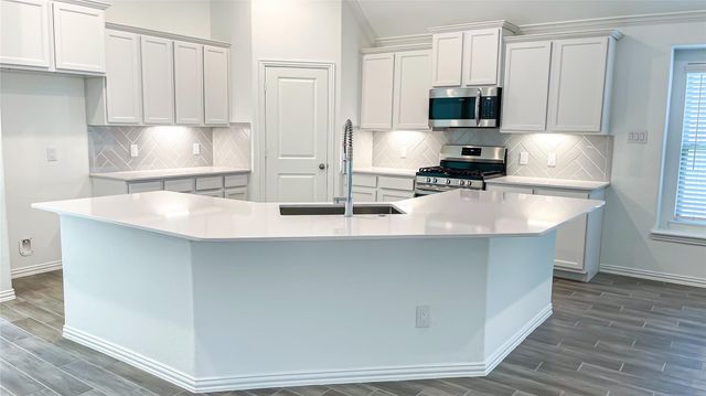 21735 N Enchanted Rock Dr, Porter, TX 77365