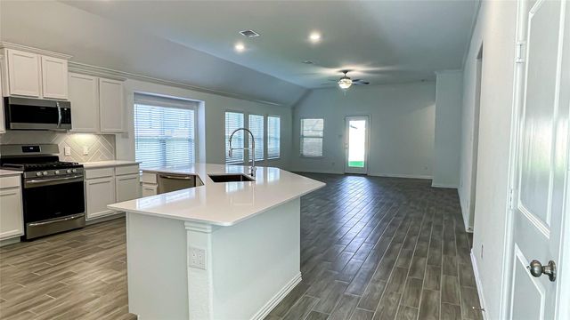 21735 N Enchanted Rock Dr, Porter, TX 77365
