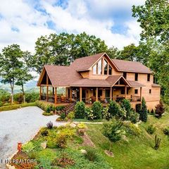 2791 Happy Hollow Rd, Sevierville, TN 37862