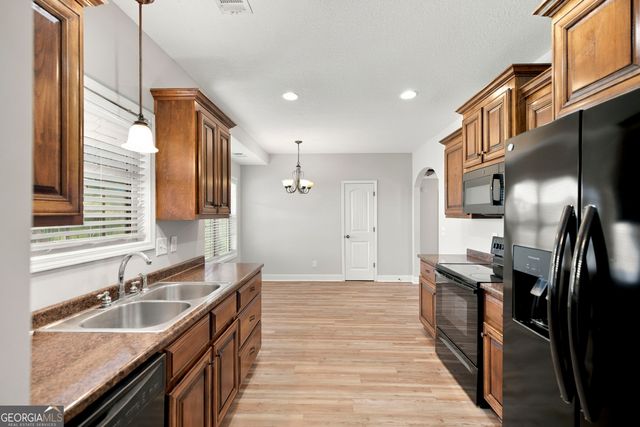 402 Tug Court, Warner Robins, GA 31088