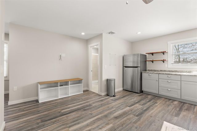 341 Main Street C, Islip, NY 11751