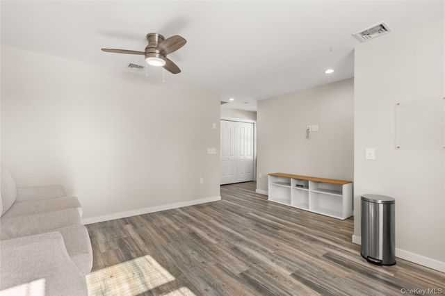 341 Main Street C, Islip, NY 11751