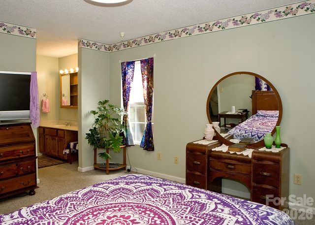 165 Peepeye Cove Road, Leicester, NC 28748